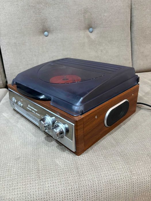 Pick-up cu radio AM-FM Soundmaster PL-186