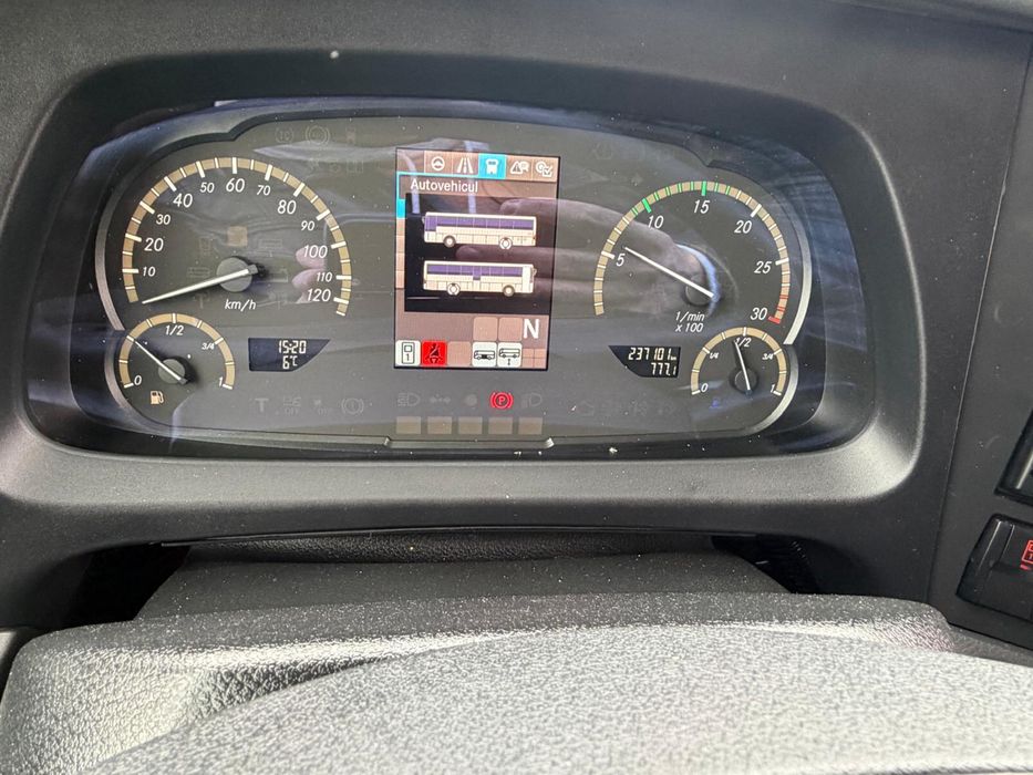 Autobuz Mercedes Intouro