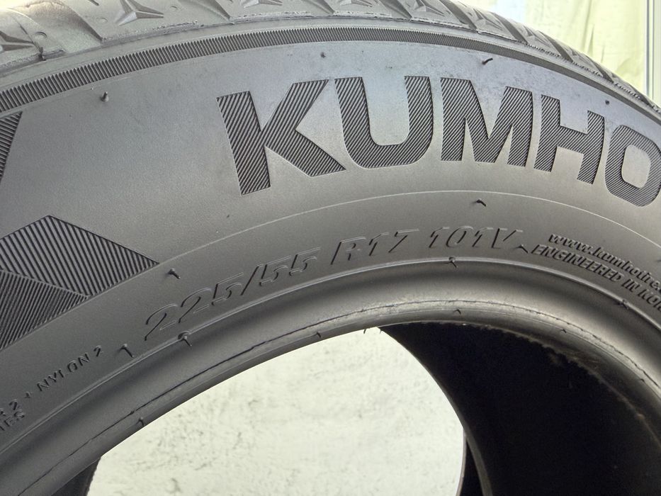 “Dot 24” 225/55/17 Kumho 2Броя: 120€ 6.8мм