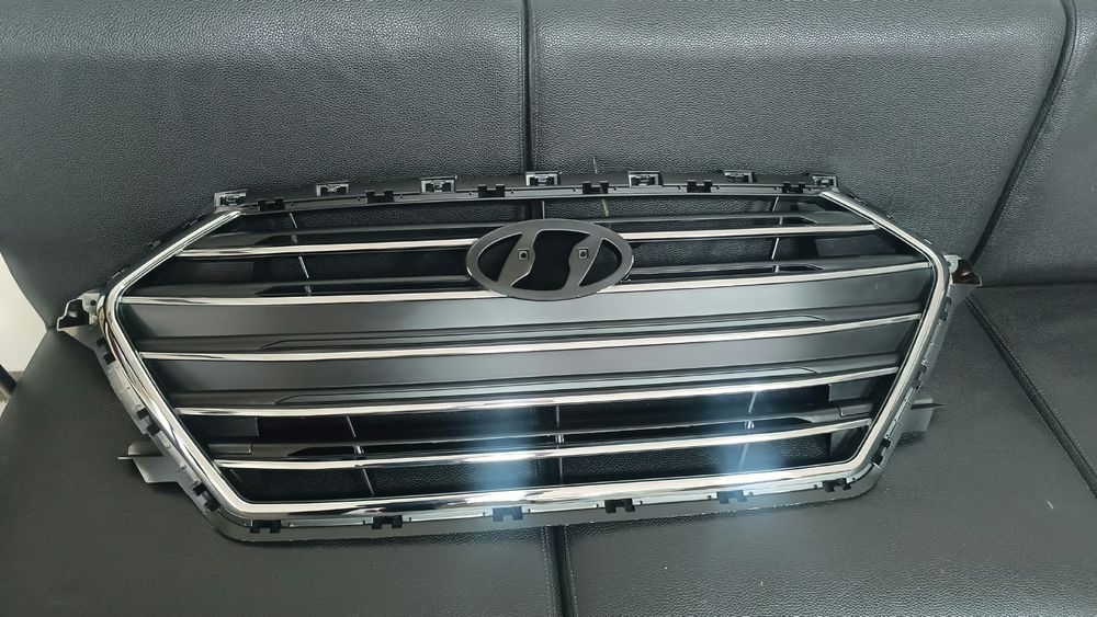 Решетка бампера Hyundai Elantra 15-20