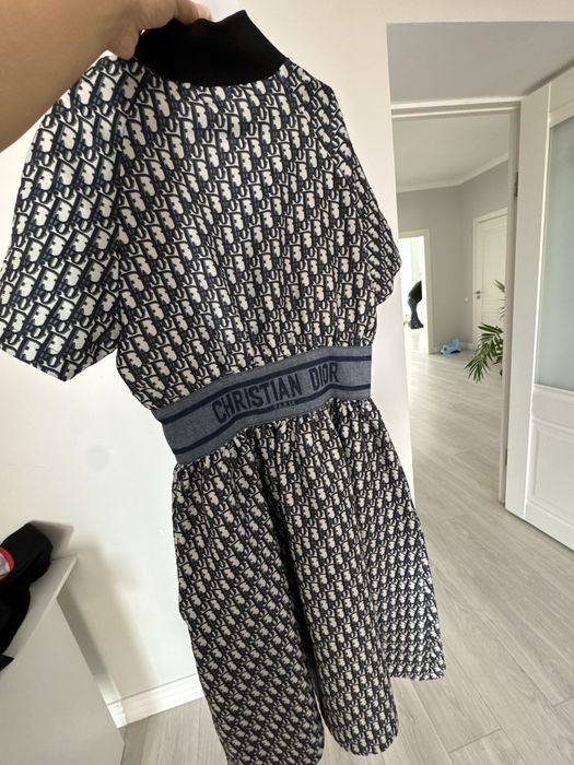 Платье диор продам