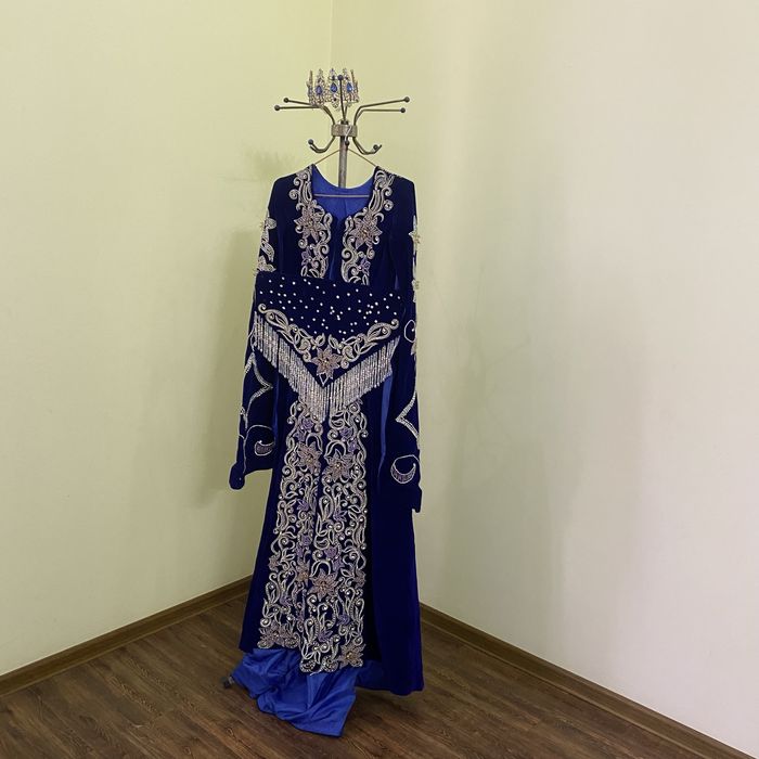 ансамбль комплект 900.000 сум ( ок куйлак текин)