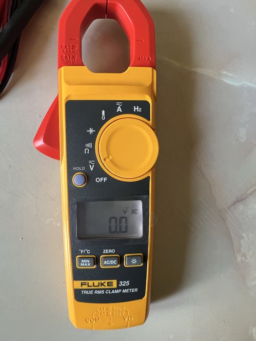 Fluke 325 cleste de curent TRMS CAT IV 300V, CAT III 600 V