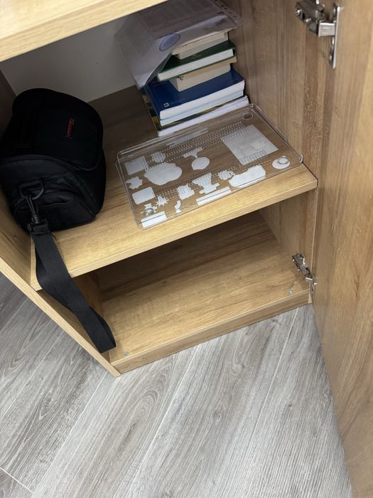 Продам письменный стол с тумбой