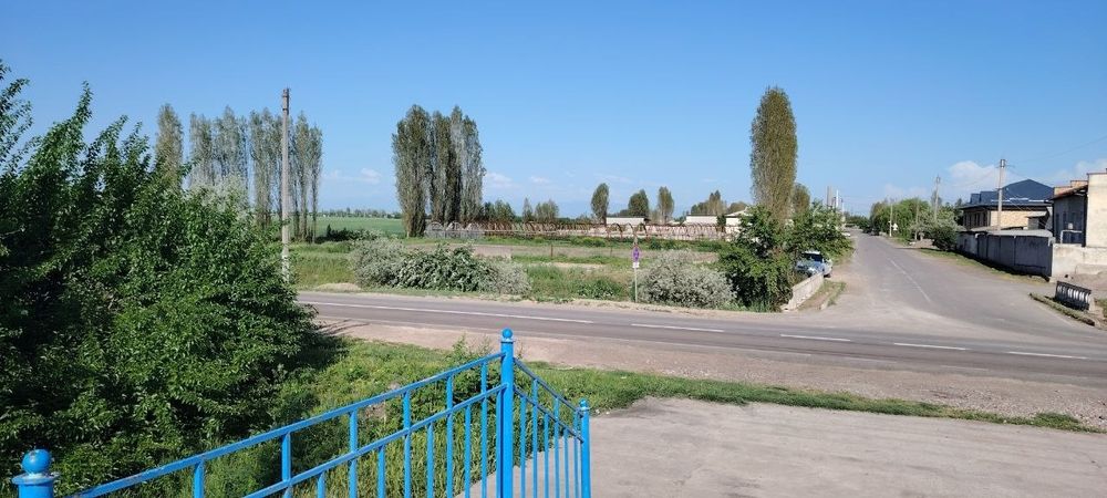 yer ushastka sotiladi