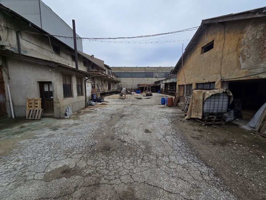 Продава се Промишлена сграда в Асеновград - 1885 кв.м за 218 €/кв.м - Снимка #12