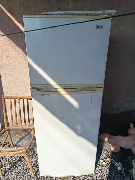 Продам холодильник