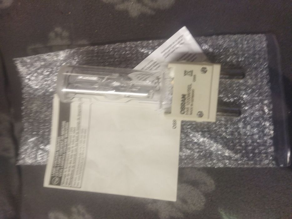 Силна и скиьпа лампа