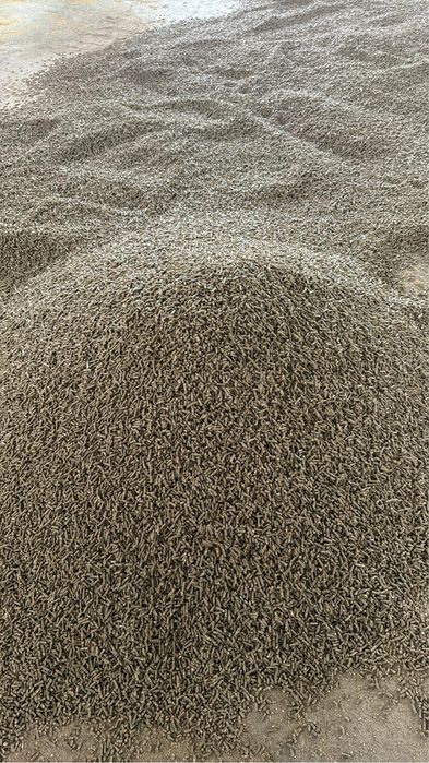 Vindem Granule pentru iepuri/capre/oi