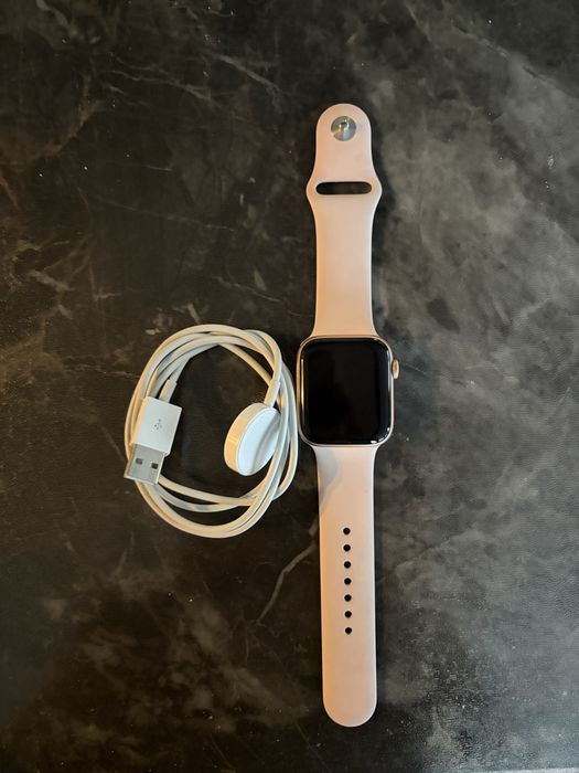 Apple Watch Series 6,