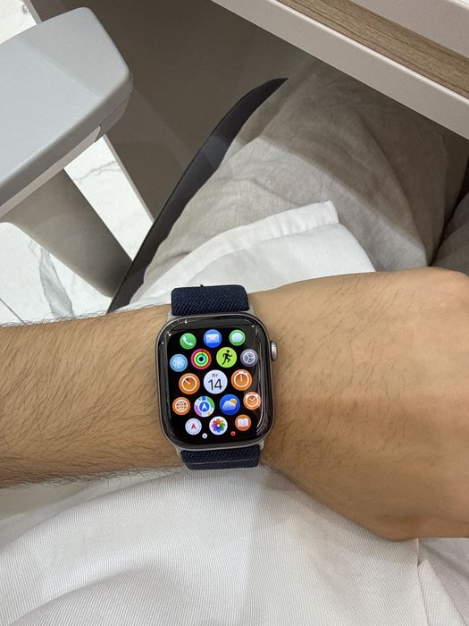 Aplle Watch Series 11 GPS + Cellular , 46mm - Space Gray