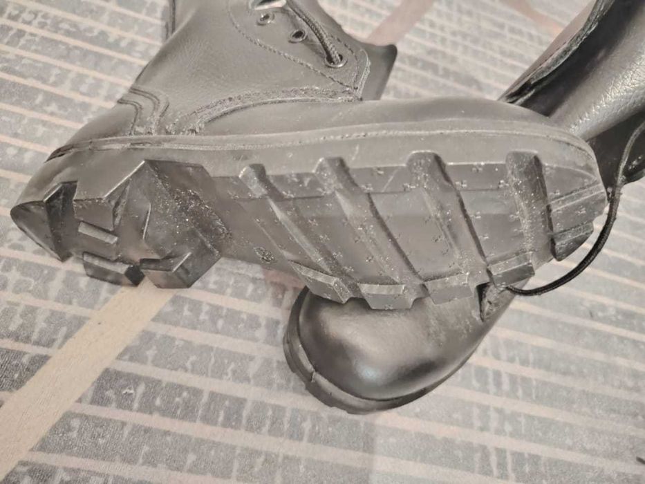 Продам берцы армейские 2пары