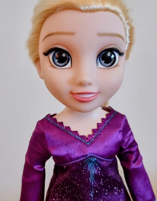 Păpușa Frozen2 cu funcții, 30cm