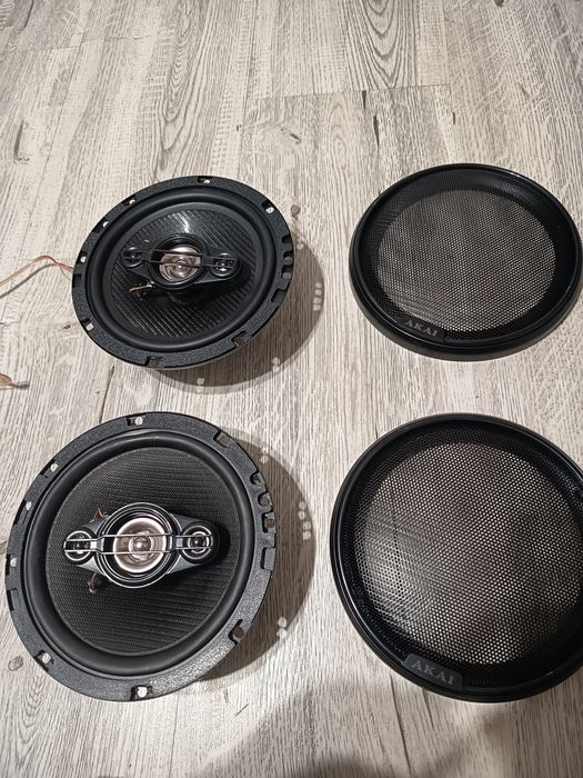 Boxe auto Akai 16 cm/200W