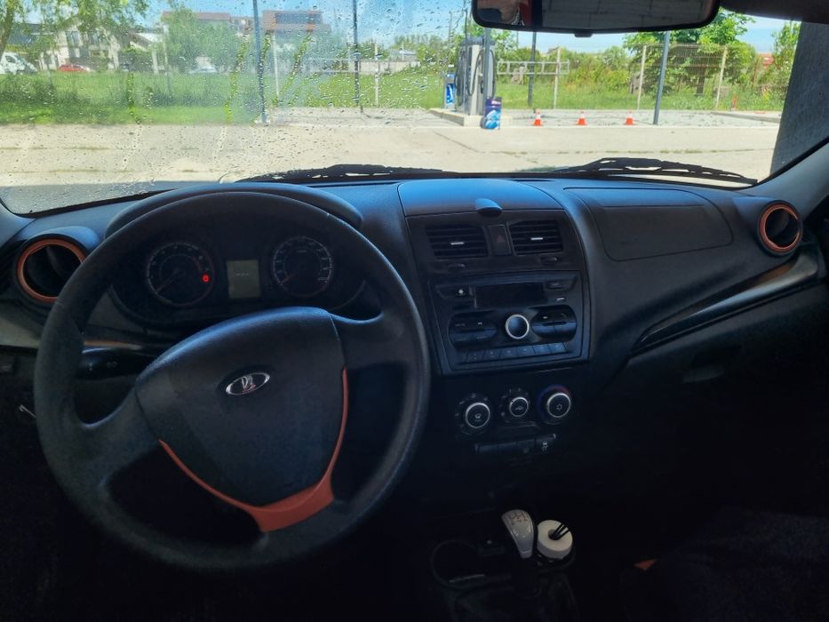 Inchiriez Lada Kalina 2017, 1.6 GPL pentru: glovo, tazz, wolt, uber, b