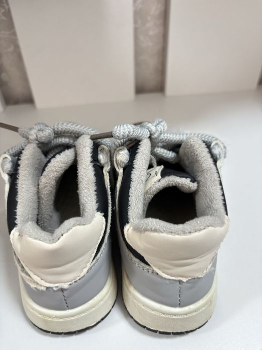 Детские кроссовки