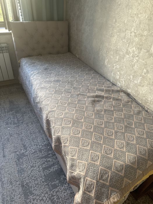 Кровать односпалка с матрасом