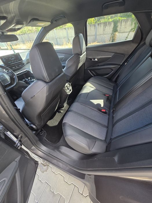 Peugeot 3008 2023 | 1.6i | 300 CP | 4x4 Plug in HYBRID |  RAR efectuat