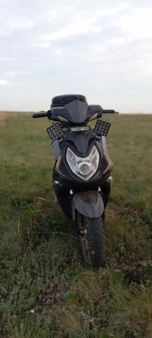 Продам скутр 80 куб