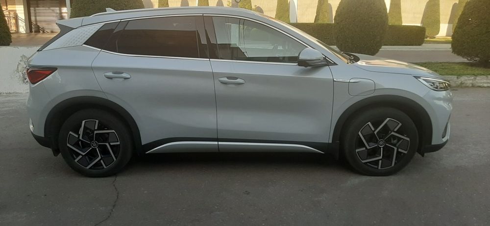 Yuan plus 2022 kraska tozza