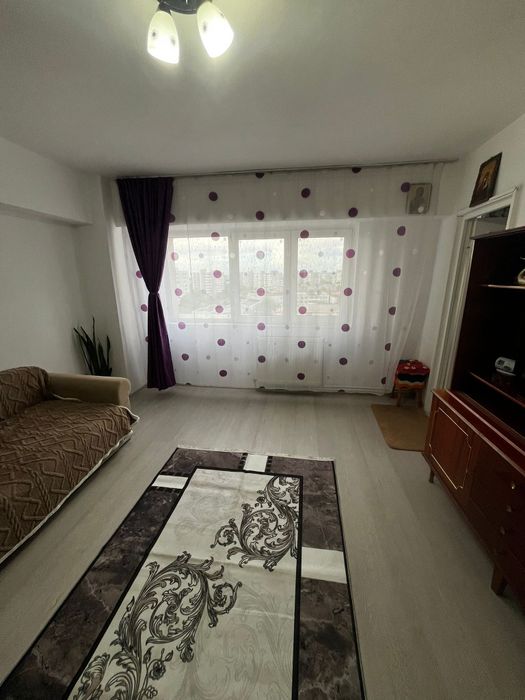Închiriez garsoniera
