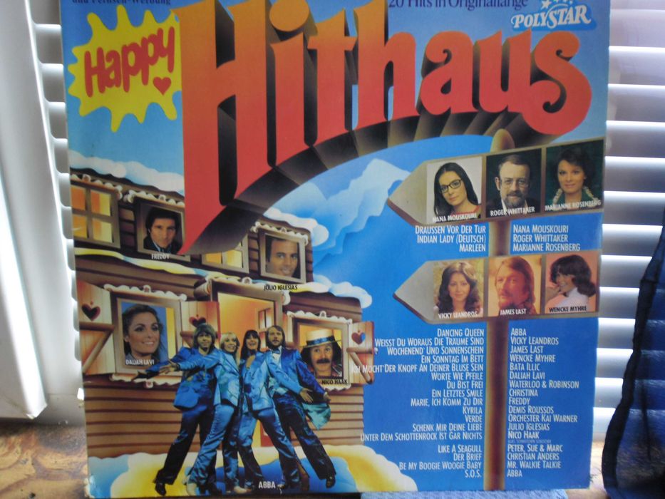 Продавам  малко хубави евтини плочи