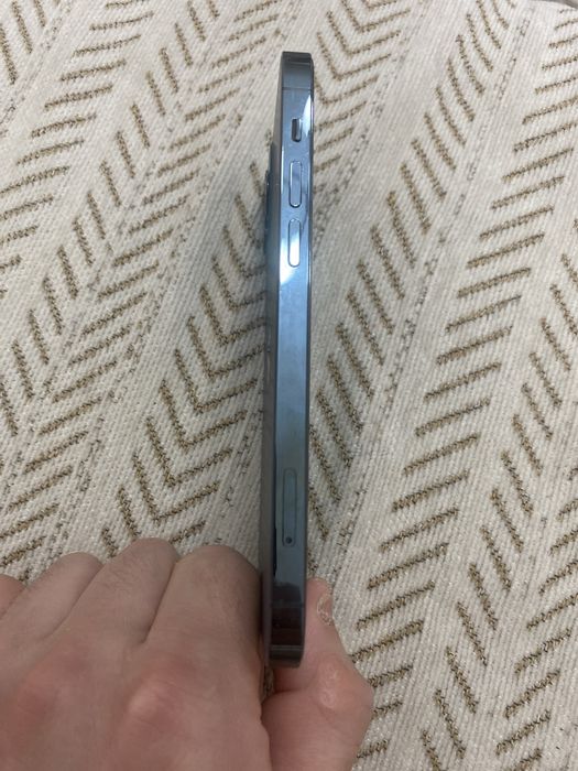 Айфон 12про хорошем состояние