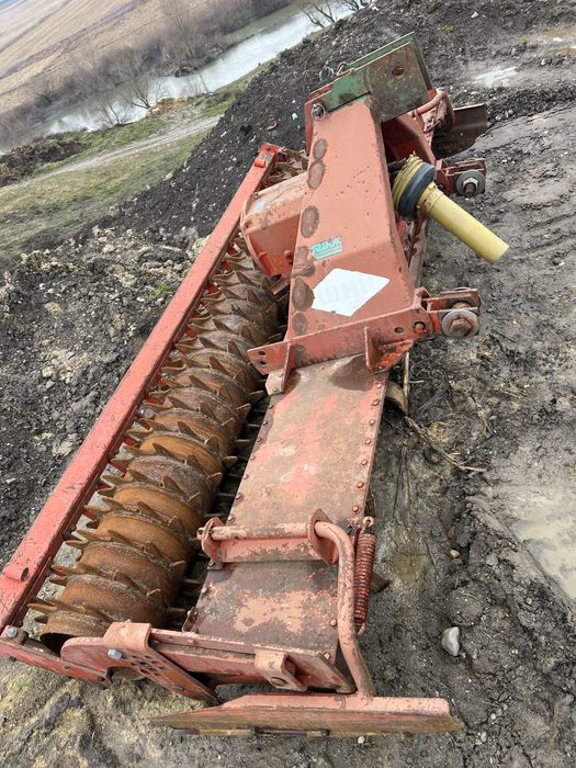 Grapa rotativa freza kuhn 3 m