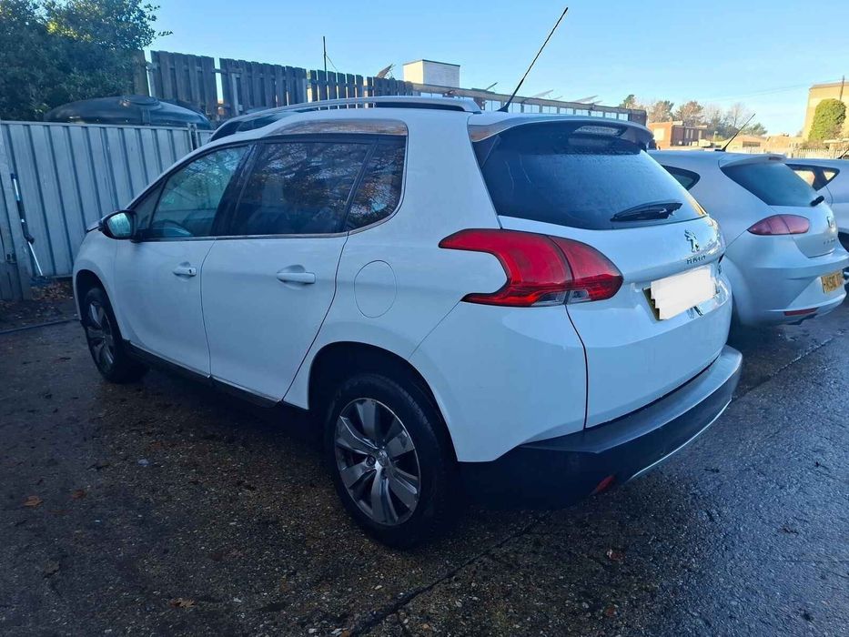 Usa Fata Dreapta Peugeot 2008 2013 SUV Alb