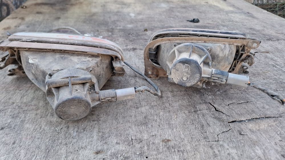 Халогени Рено 19