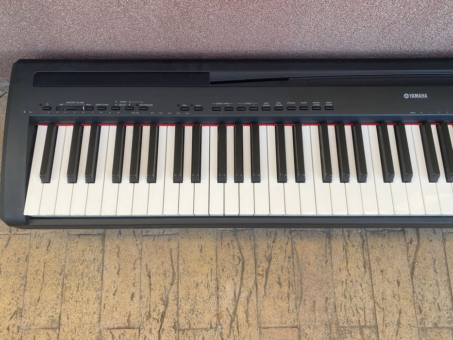 pian digital Yamaha P-95