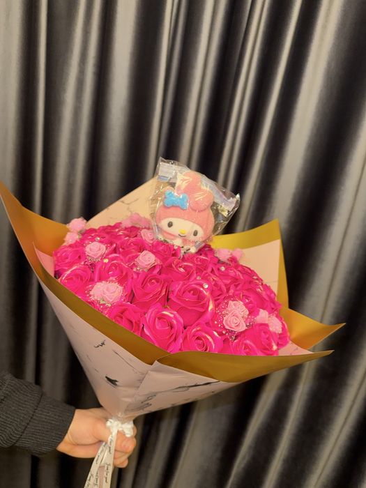 Buchet de trandafiri din sapun si bezea