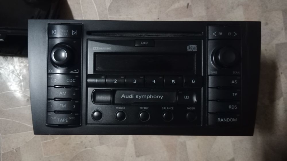 Продам штатную магнитолу