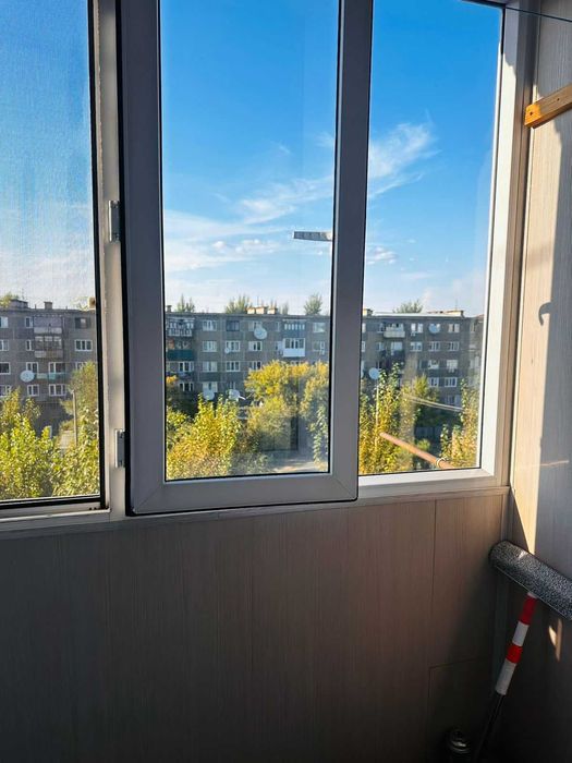 Продам 2 ку ломоносова 11\2