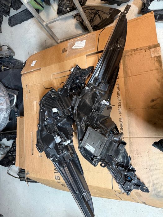 Far dreapta / stanga Toyota CH R complete Full Led Lupa 2019/2023