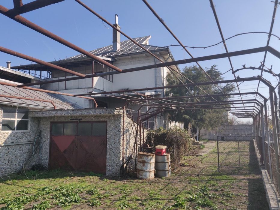 Casă P+1 + Spațiu comercial + Subsol tip discotecă/bar – Coteana