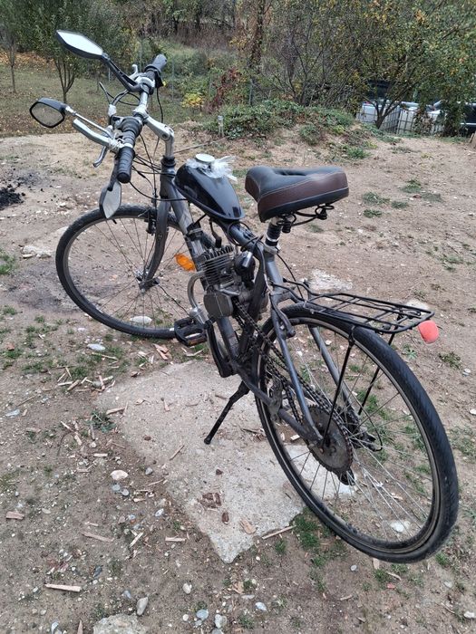 Vind bicicletă cu MOTOR.