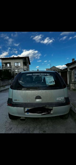 Опел Корса Продава се на части.