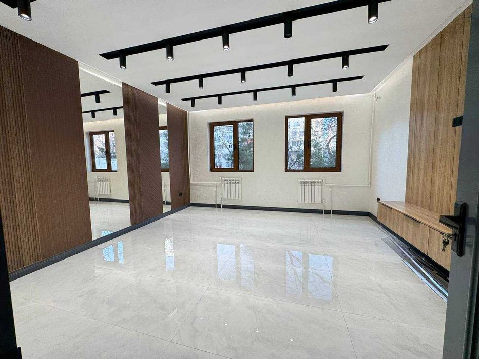 Продаётся Нежилое! Яккасарай, Ор-р ул.Бобура , Аэропорт  90 м2