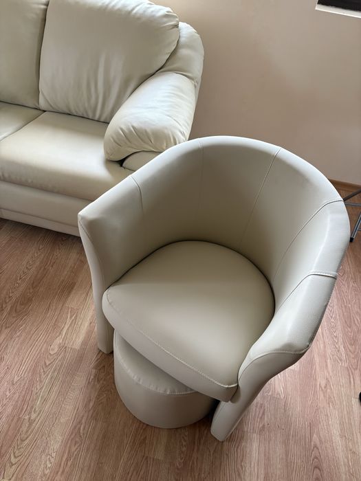 Комплект мека мебел – триместен диван, фотьойл, 2 кресла и 2 табуретка