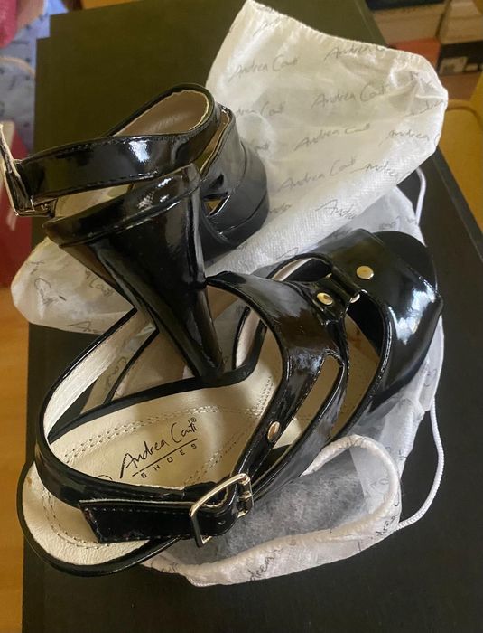 Vând pantofi în stare foarte bună