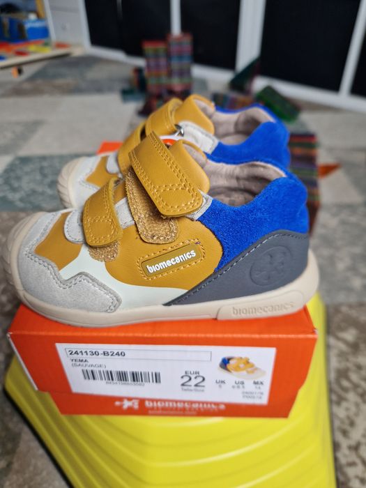 Biomecanics marime 22