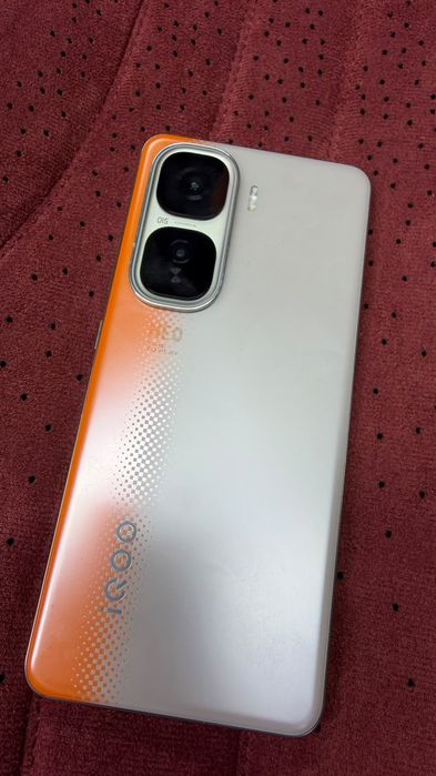 Продам телефон IQOO NEO 10