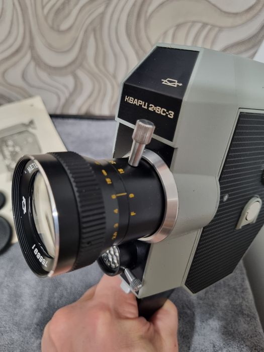 Кинокамера " Кварц ".