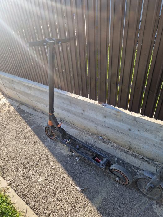 Vand trotineta pentru piese
