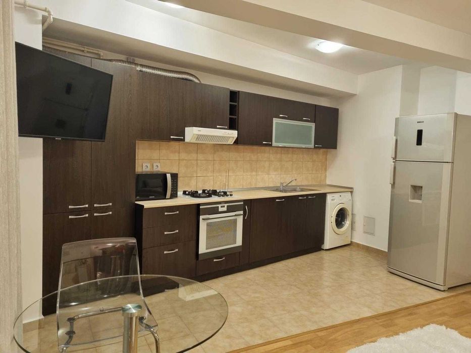 Garsonieră de închiriat – Unirii / Budapesta | 35 mp | Etaj 2/4 | Bloc 2012