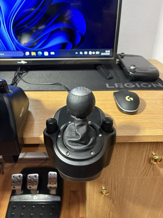 Volan Logitech G923 TrueForce + Logitech Driving Force Shifter