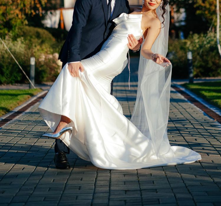 Продам свадебное платье,одеваюсь только один раз.