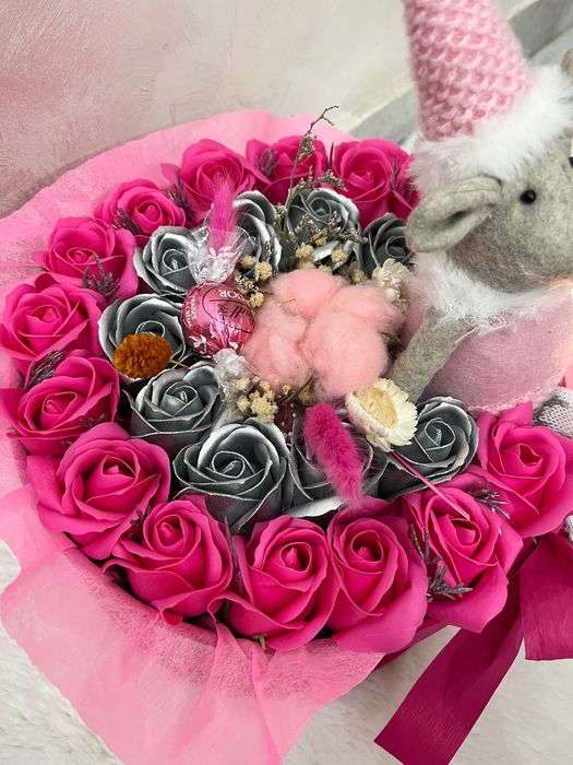 Кутии с рози, подарък за всеки повод