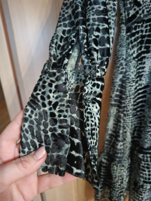 Rochie de seară ușoară și elegantă